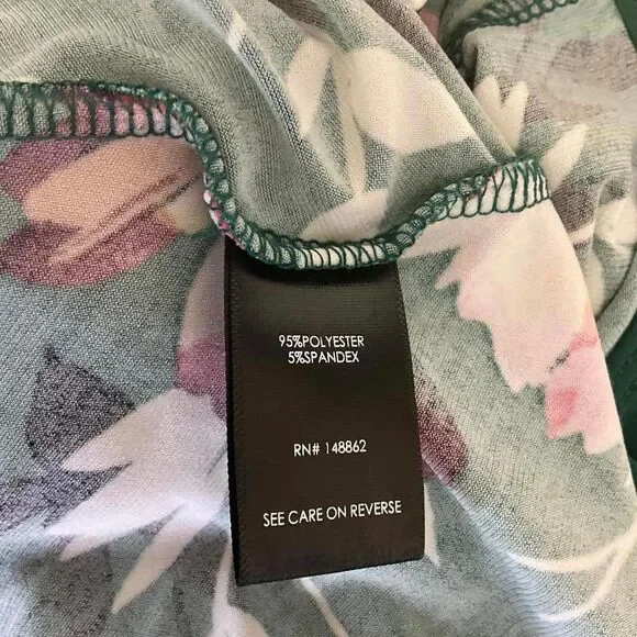 Torrid Women's Size 3, 2XL Green Floral Faux Wrapped Tunic Short Sleeve - Picture 11 of 12